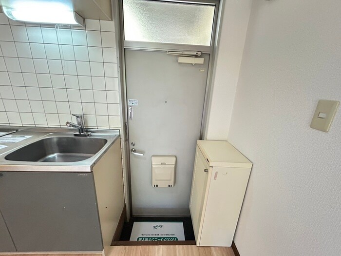 物件内観写真14　(玄関)