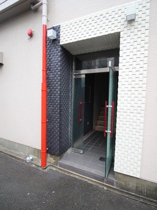 物件外観写真5　(エントランス部分)