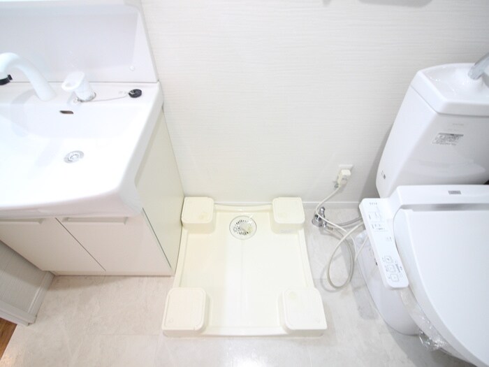 物件内観写真10　(洗濯機置場)