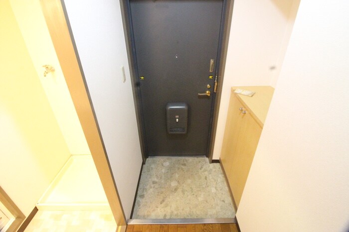 物件内観写真17　(玄関)