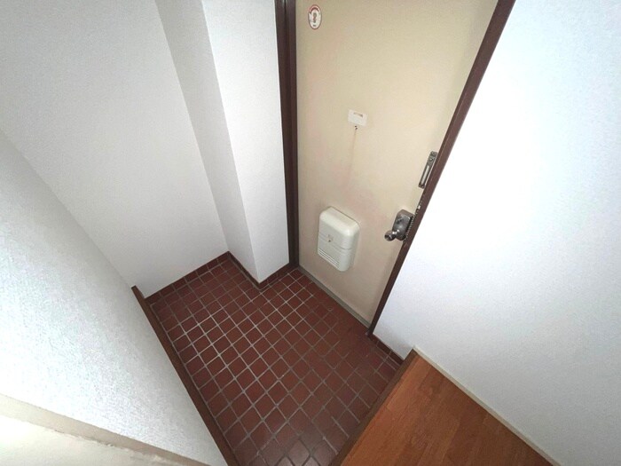 物件内観写真11　(玄関)