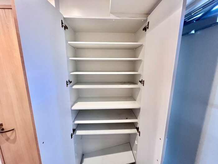 物件内観写真15　(靴箱)