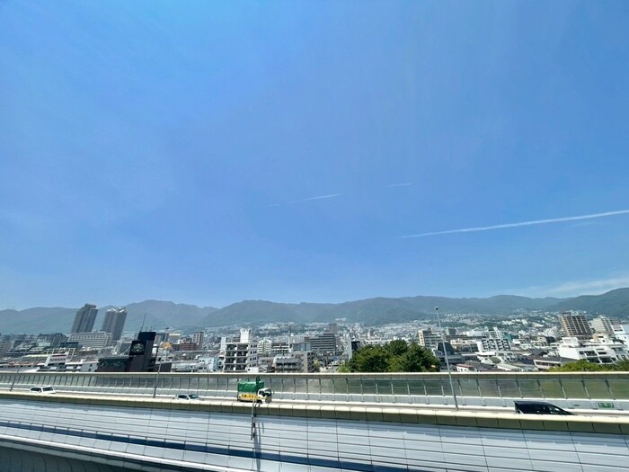 物件内観写真16　(室内からの展望)