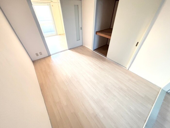 物件内観写真8　(居室)