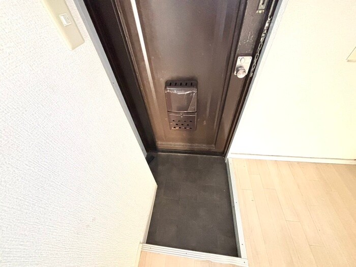 物件内観写真17　(玄関)