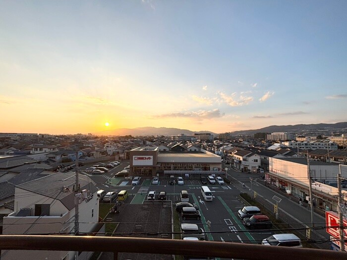 物件内観写真19　(室内からの展望)