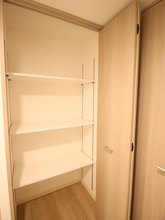物件内観写真18　(収納)