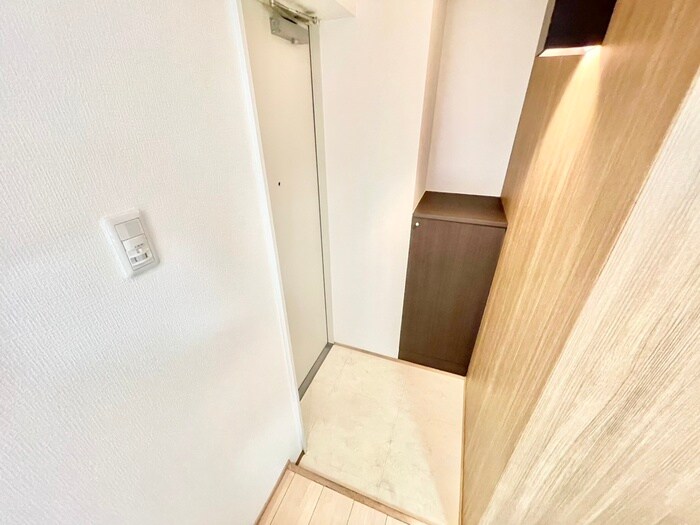 物件内観写真18　(玄関)