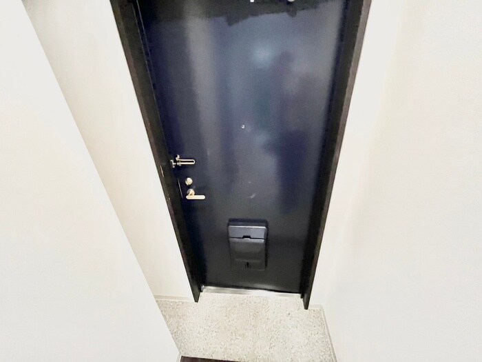 物件内観写真18　(玄関)