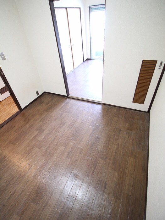 物件内観写真9　(居室)