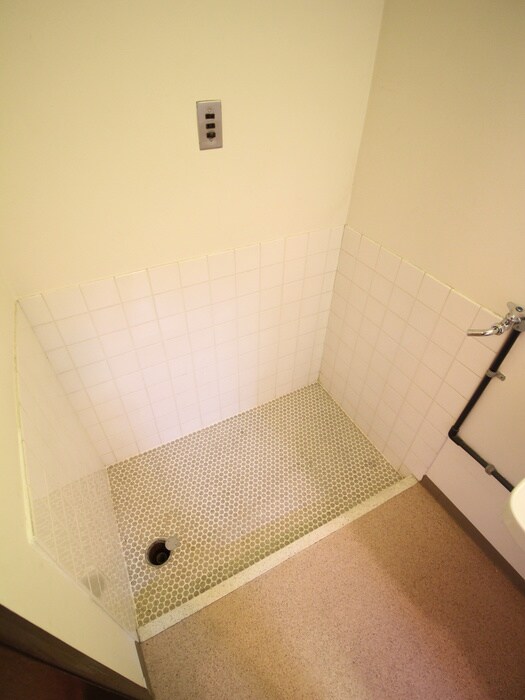 物件内観写真15　(洗濯機置場)