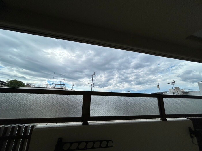 物件内観写真14　(室内からの展望)