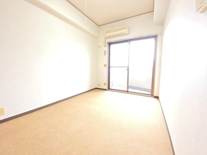 物件内観写真6　(居室)