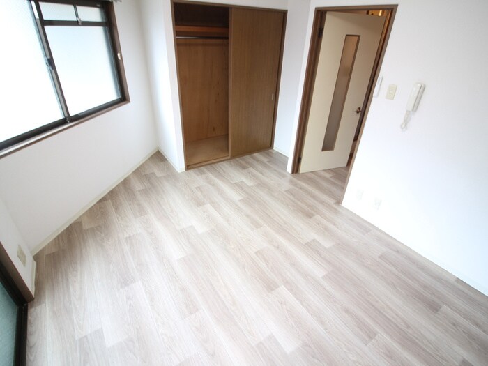 物件内観写真9　(居室)