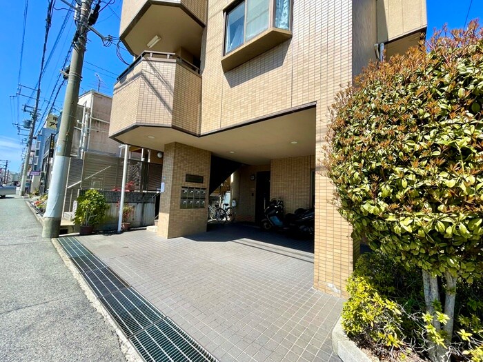 物件外観写真6　(駐車場)