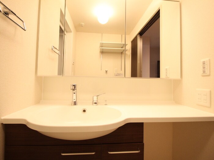 物件内観写真12　(洗面)