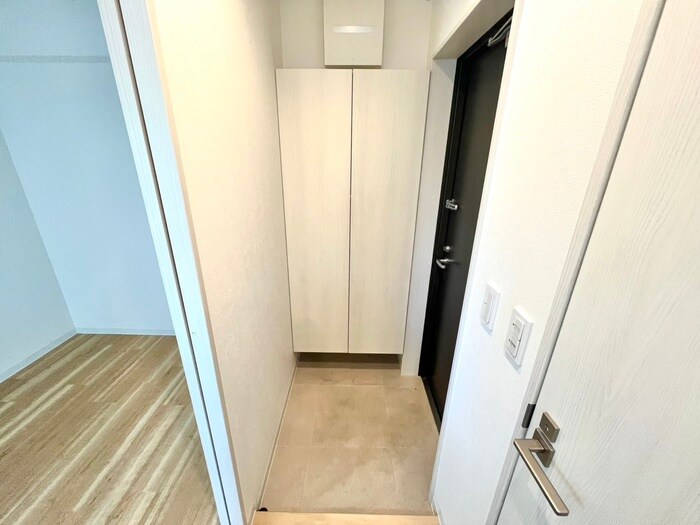 物件内観写真12　(玄関)