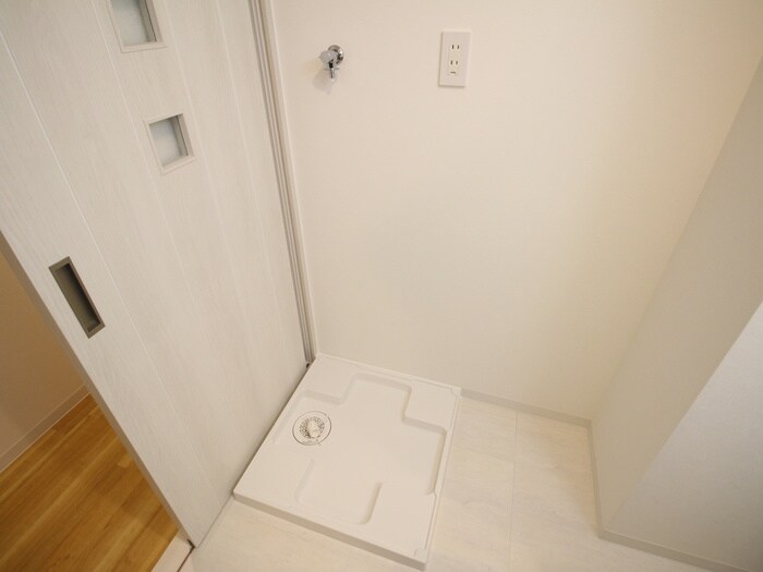 物件内観写真12　(洗濯機置場)