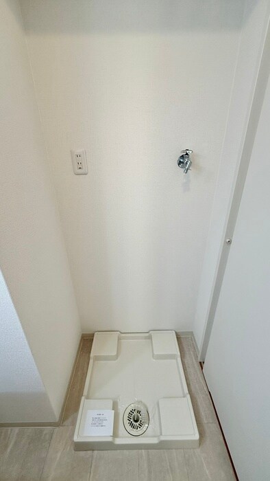 物件内観写真11　(洗濯機置場)