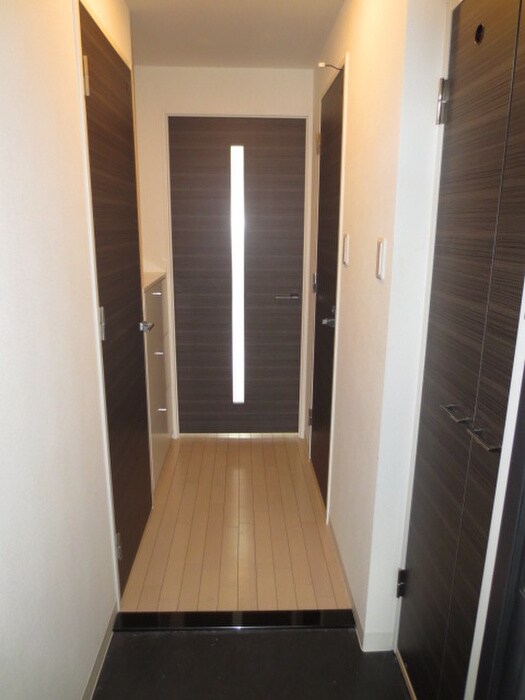 物件内観写真16　(玄関)