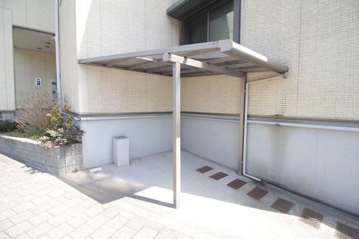 物件外観写真3　(駐輪場)