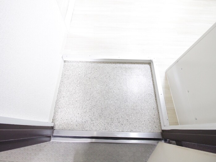 物件内観写真16　(玄関)