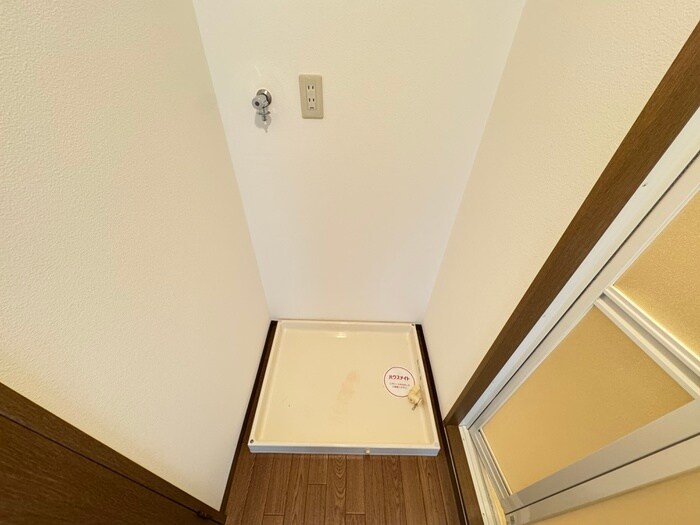 物件内観写真15　(洗濯機置場)