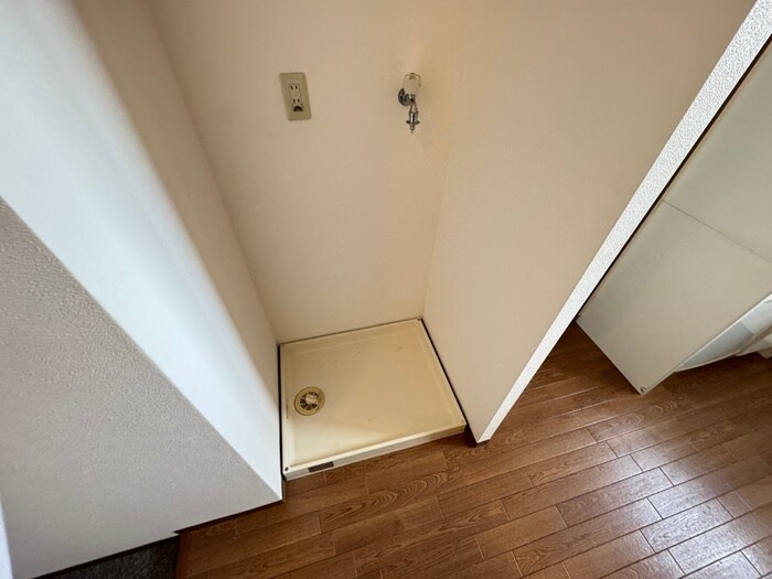 物件内観写真15　(洗濯機置場)