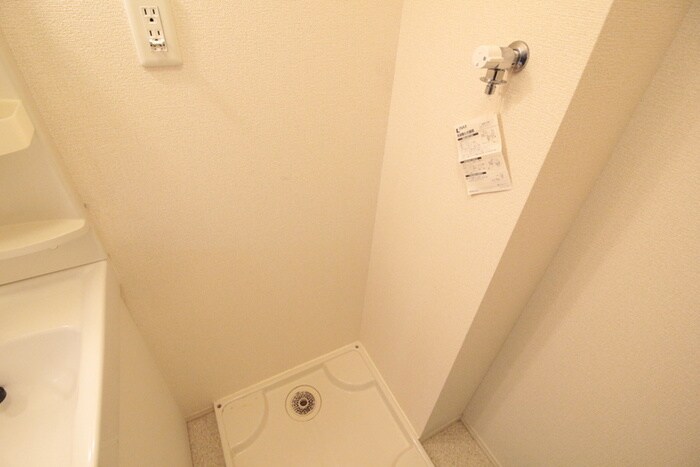 物件内観写真11　(洗濯機置場)