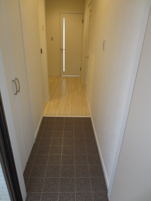 物件内観写真13　(廊下)