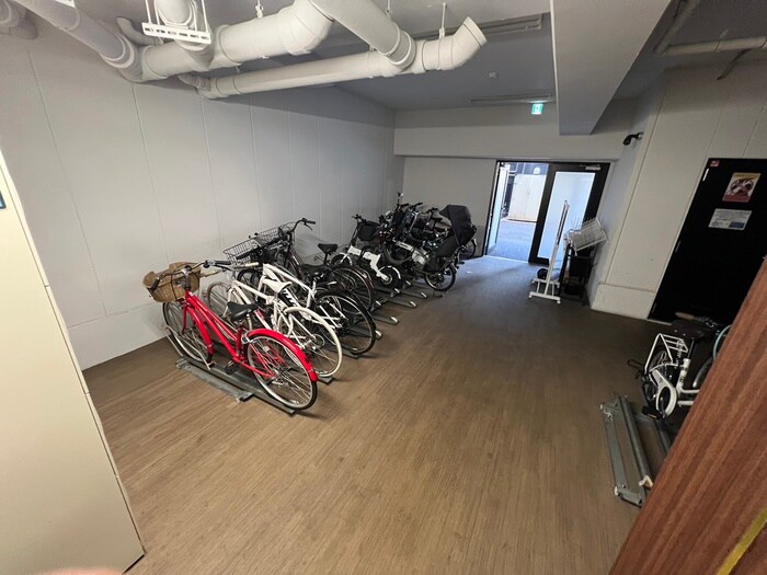 物件外観写真2　(駐輪場)