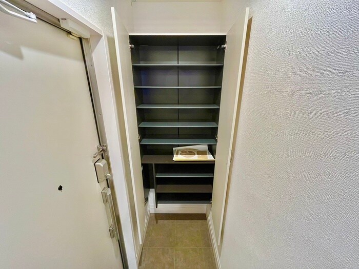 物件内観写真10　(靴箱)