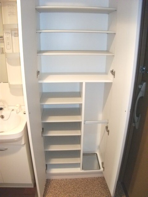 物件内観写真12　(靴箱)