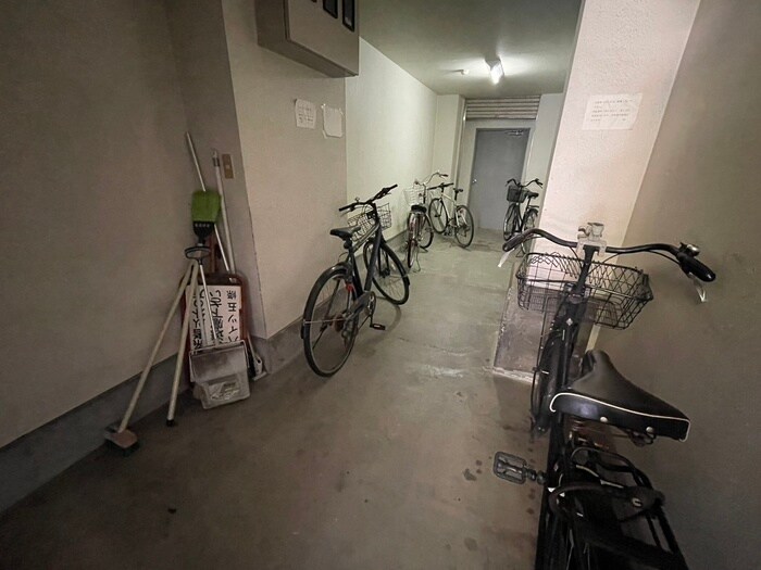物件外観写真4　(駐輪場)