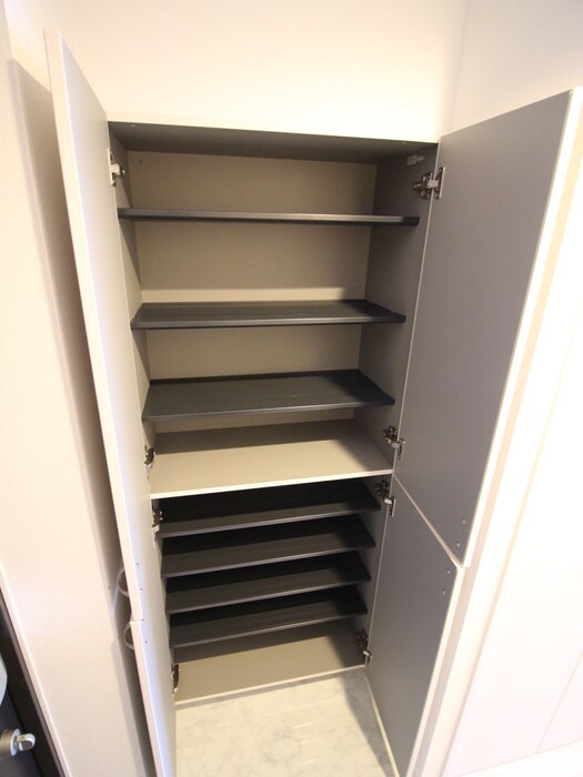 物件内観写真18　(靴箱)