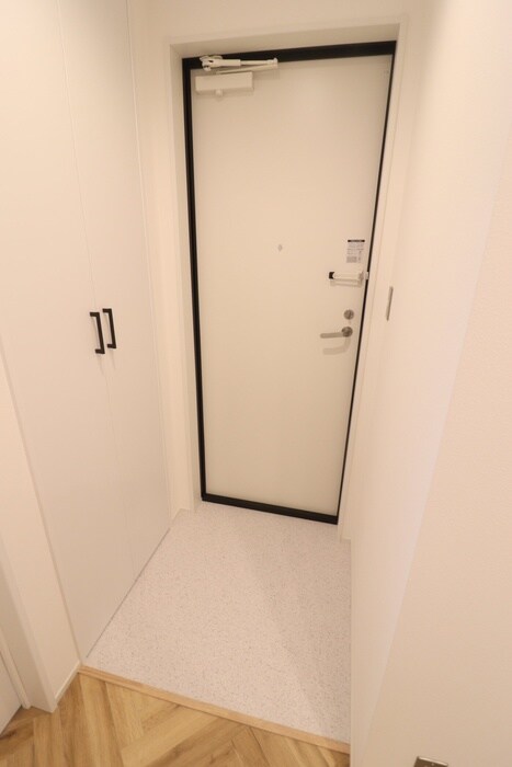 物件内観写真12　(玄関)