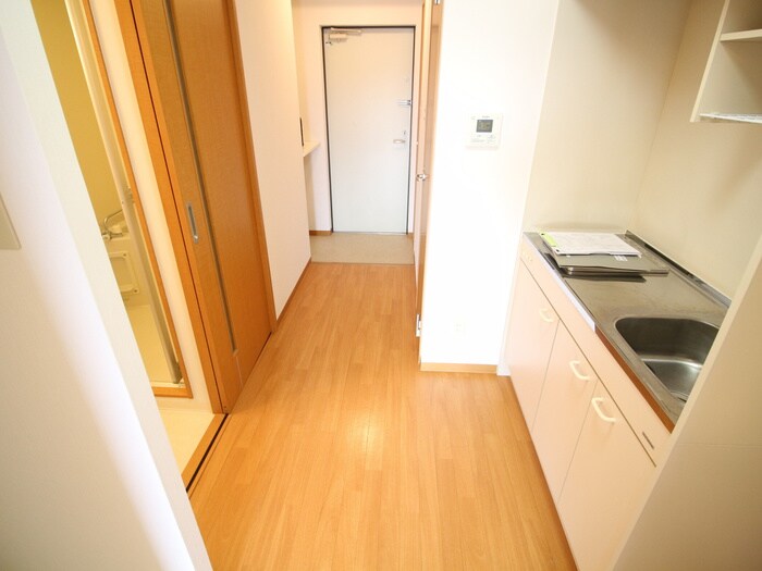 物件内観写真11　(廊下)