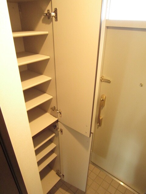 物件内観写真10　(靴箱)