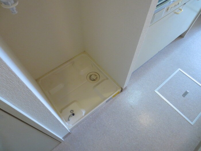 物件内観写真11　(洗濯機置場)