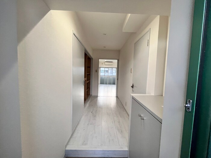 物件内観写真18　(廊下)