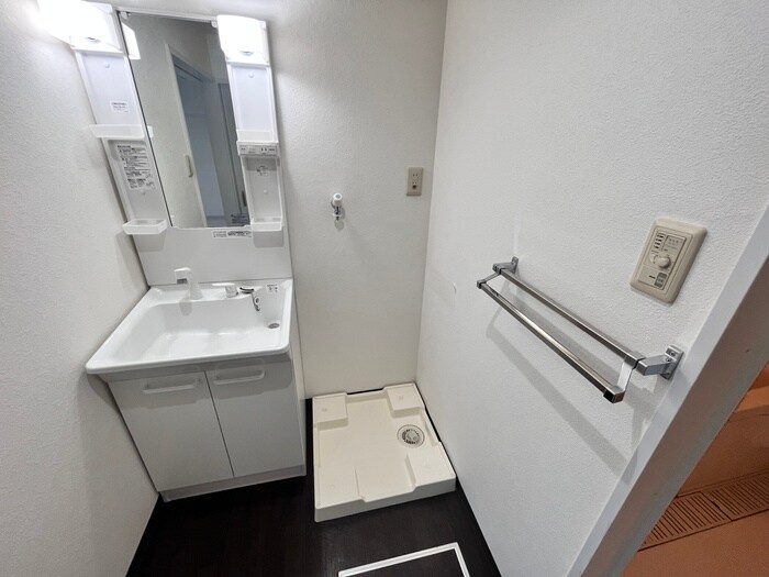 物件内観写真22　(洗濯機置場)