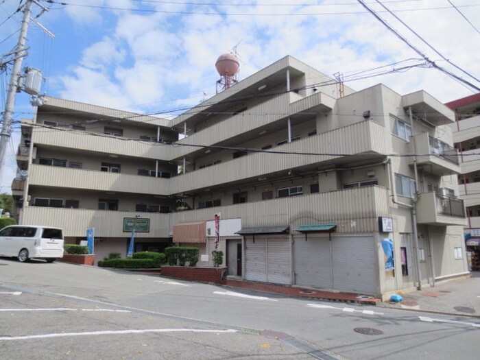 物件外観写真2　(駐車場)