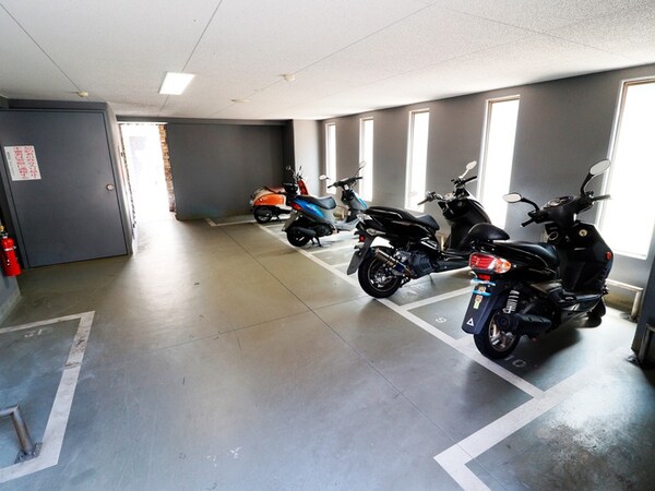 バイク置き場