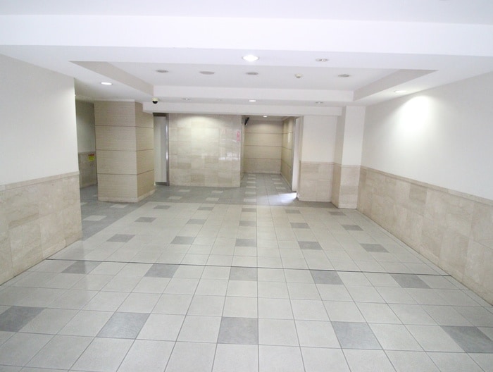 物件外観写真4　(エントランス部分)