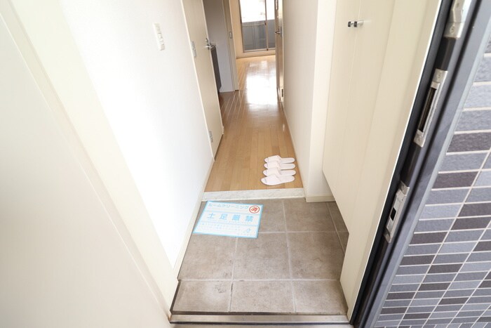 物件内観写真15　(玄関)