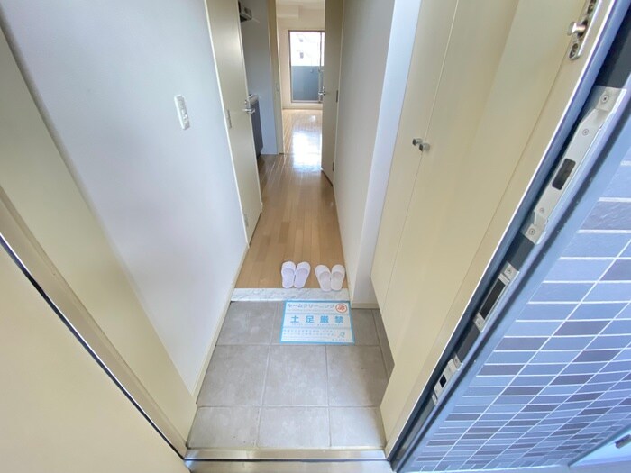 物件内観写真17　(玄関)