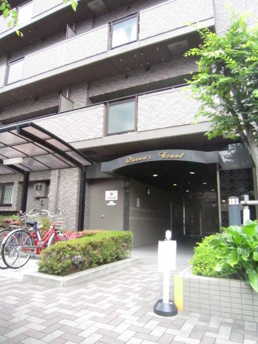 物件外観写真4　(エントランス部分)