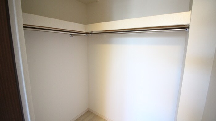 物件内観写真12　(収納)