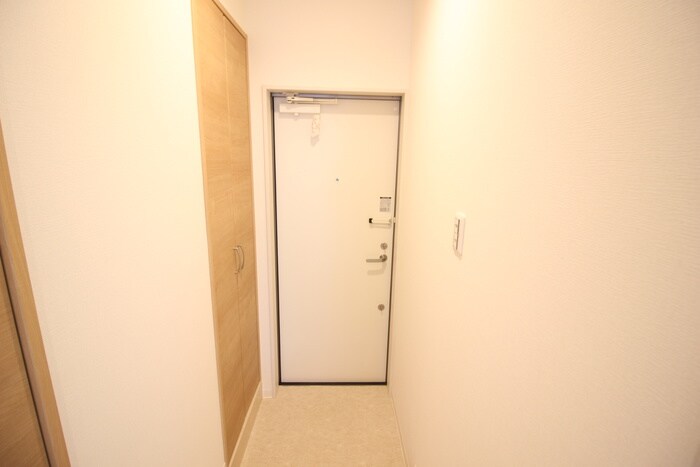 物件内観写真13　(玄関)