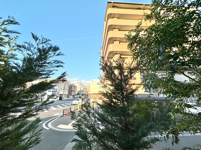 物件内観写真18　(室内からの展望)